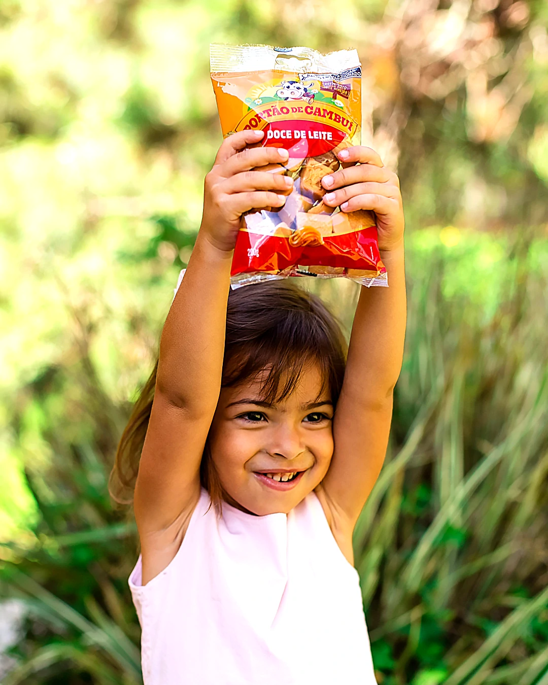 menininha com saquinho 4